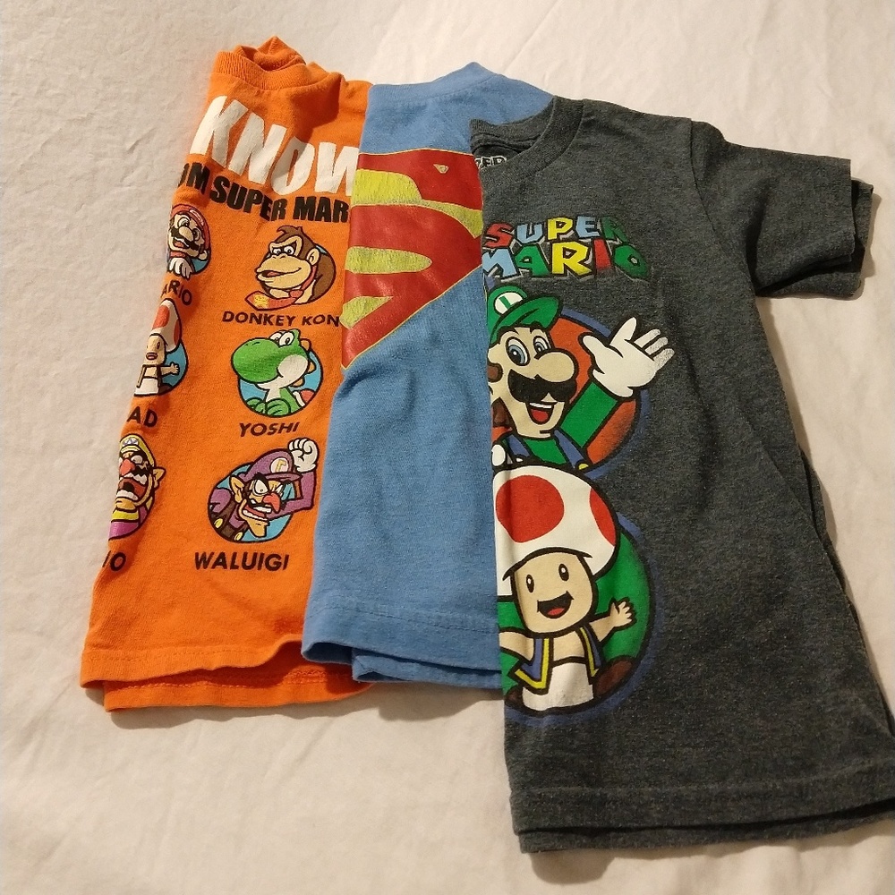 Lot of 3 boys t-shirts Mario and Superman